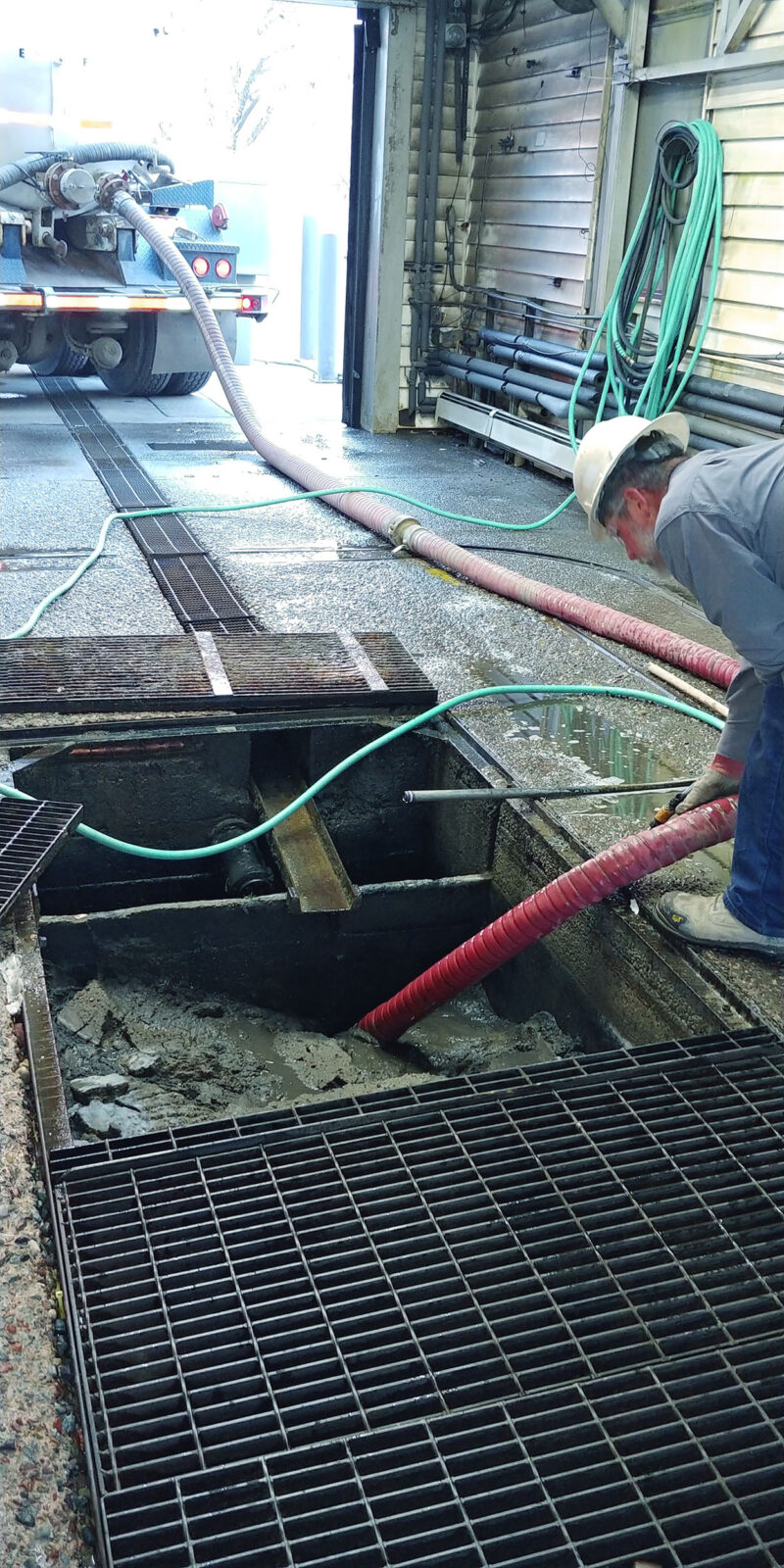 20210120_074610 Cleaning car wash pits