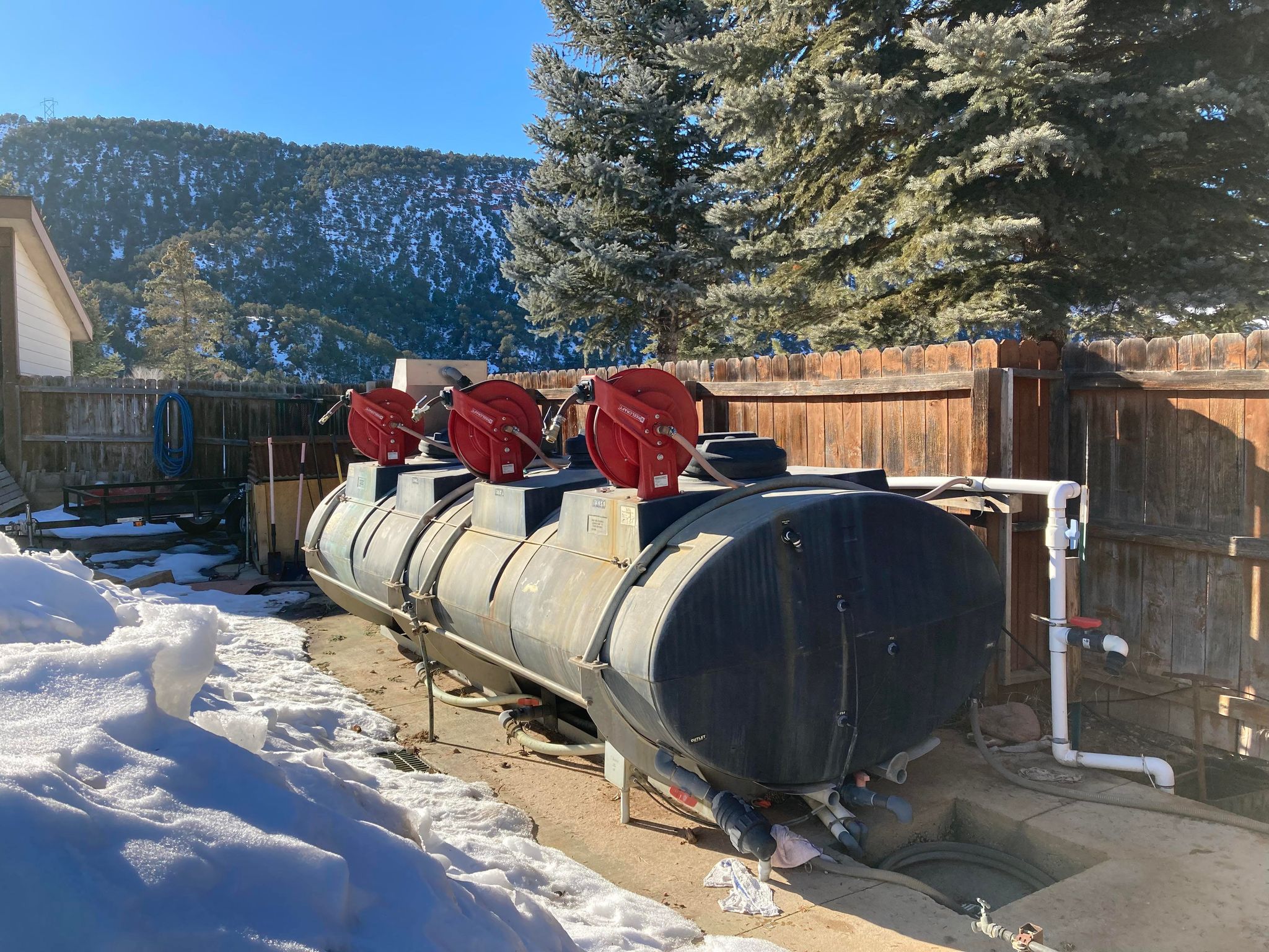 273022505_3353240534955453_3527465554447611332_n Used oil tanks cleaned