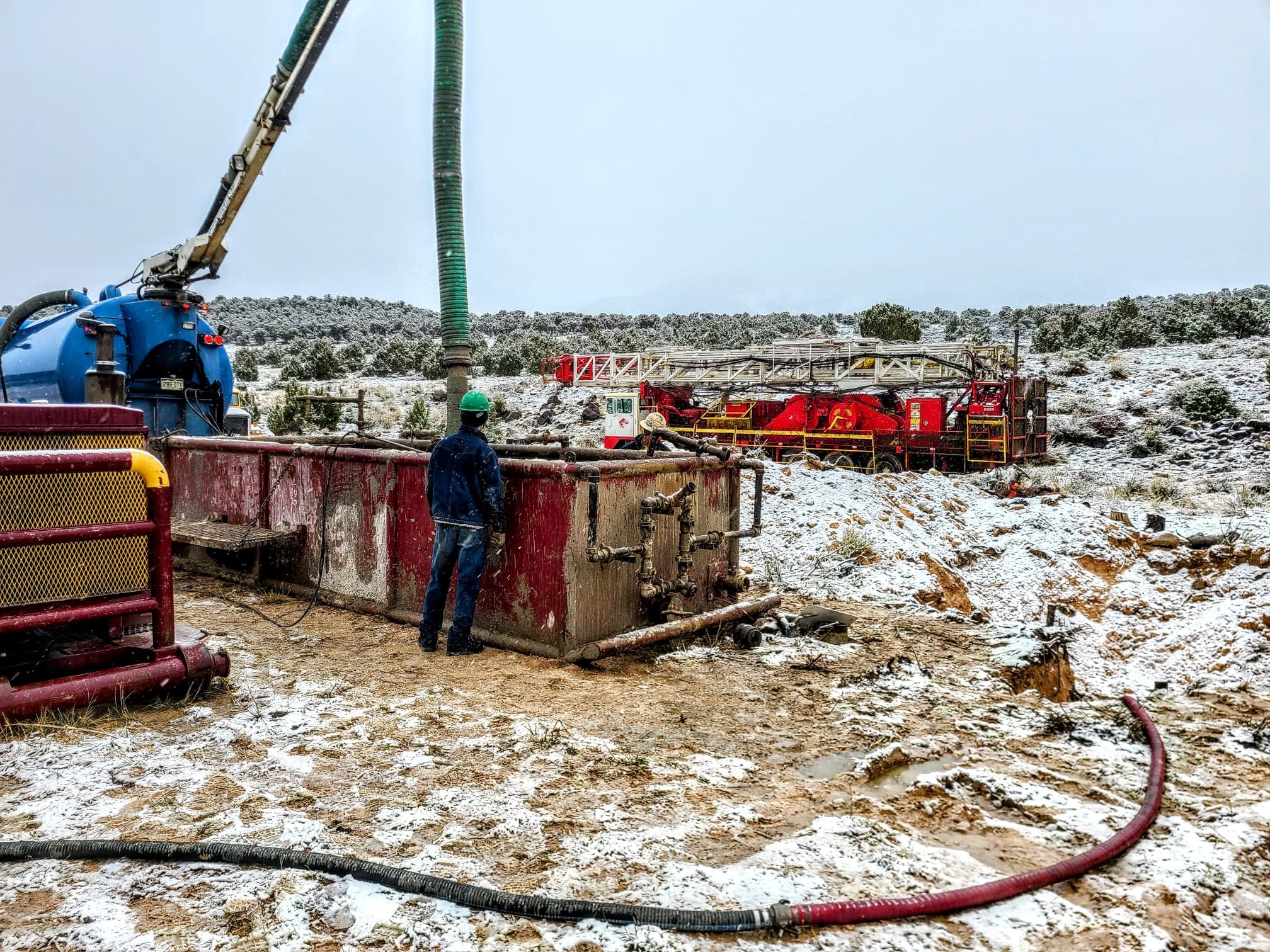 312143074_2325714117583364_9123826675286251734_n Specialty tank cleaning. Flat tank cleaning. Work over rig tank cleaning